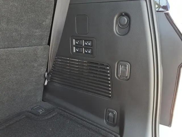 2025 Nissan Armada SL 4WD