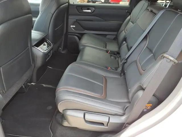 2025 Nissan Armada SL 4WD