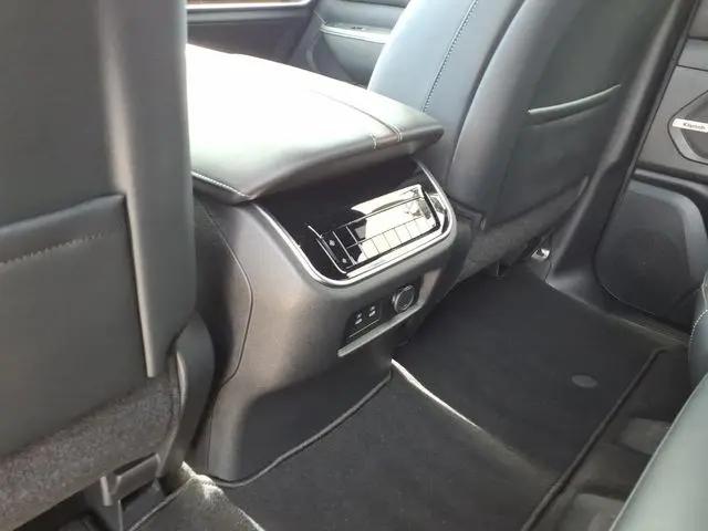 2025 Nissan Armada SL 4WD