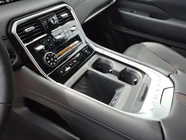 2025 Nissan Armada SL 4WD