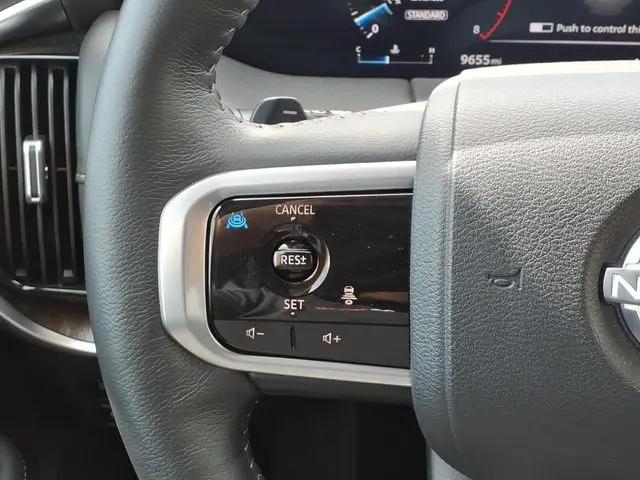 2025 Nissan Armada SL 4WD