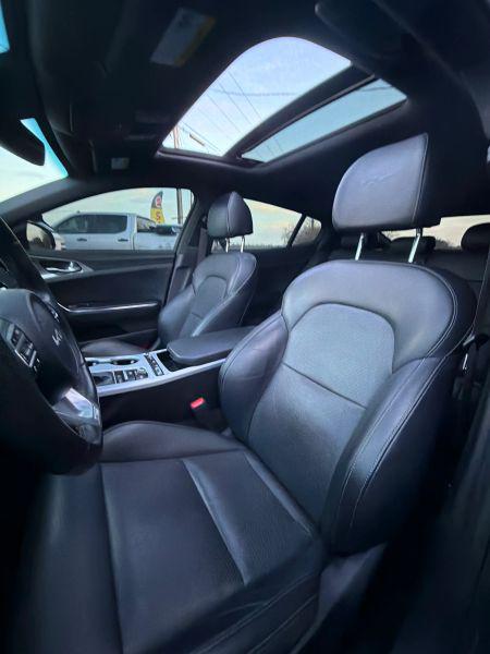 2022 Kia Stinger GT1