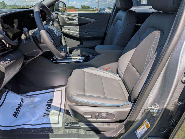 2026 Buick NV Sport Touring FWD