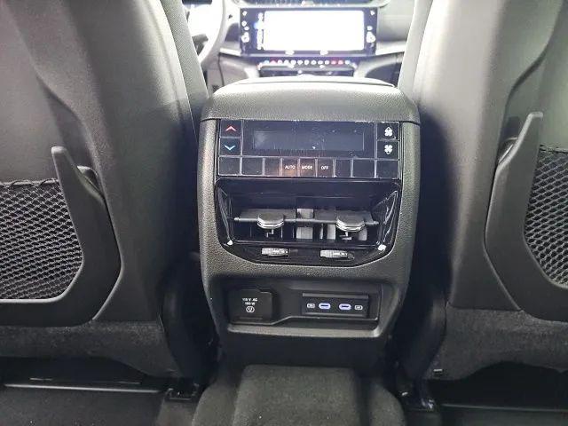 2026 Jeep Grand Cherokee L Altitude 4x4