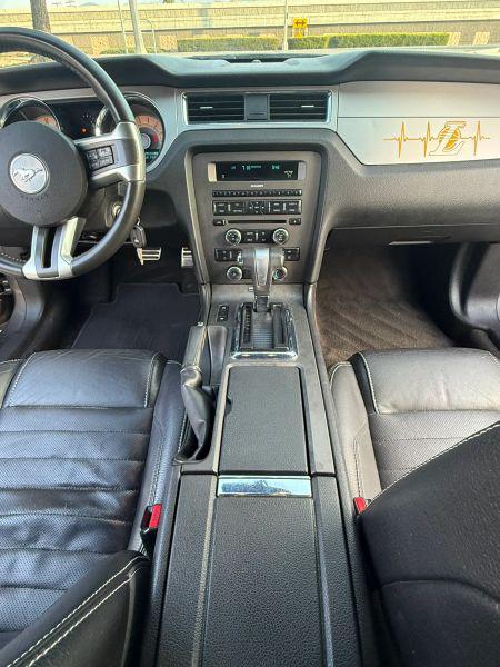 2010 Ford Mustang V6 Premium