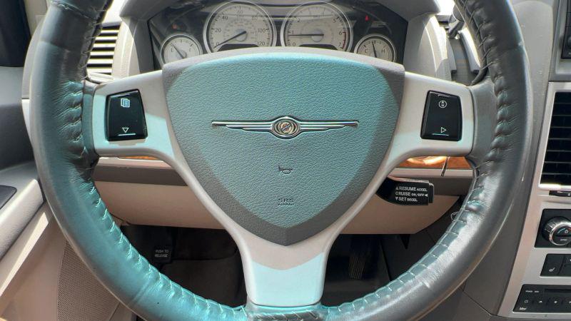 2008 Chrysler Town & Country Limited