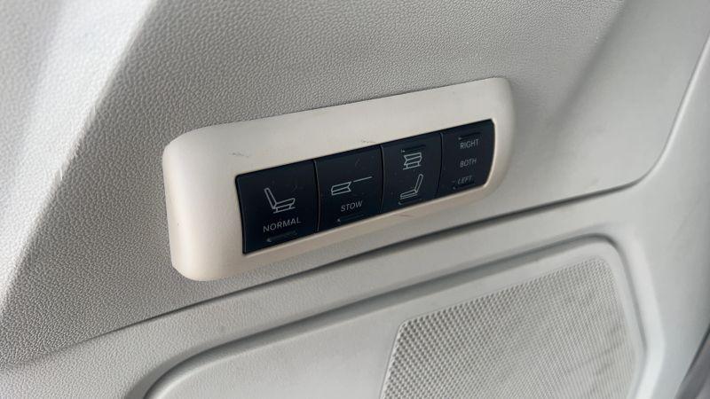 2008 Chrysler Town & Country Limited