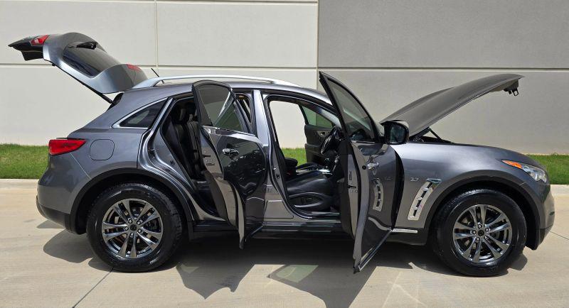 2015 INFINITI QX70 3.7