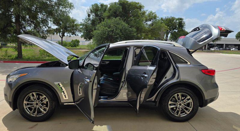 2015 INFINITI QX70 3.7