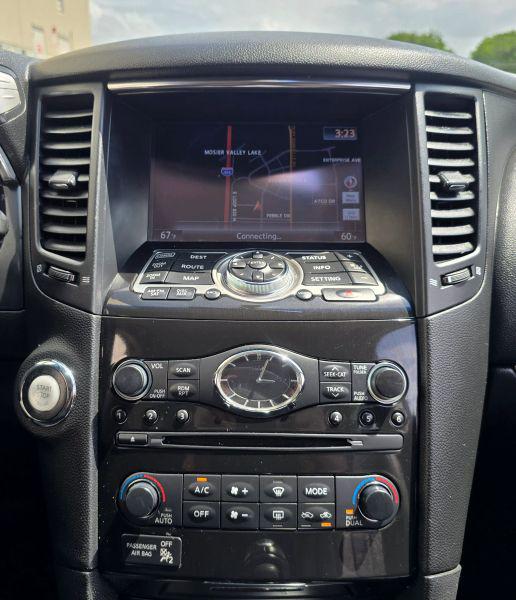2015 INFINITI QX70 3.7