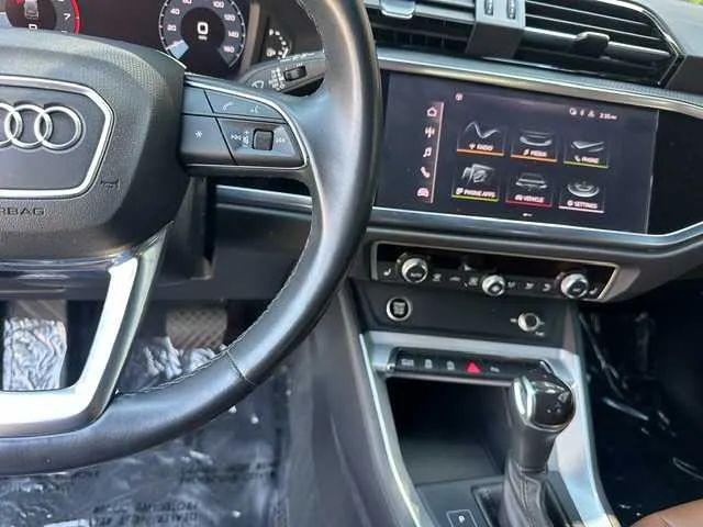 2022 Audi Q3 Premium 40 TFSI quattro Tiptronic