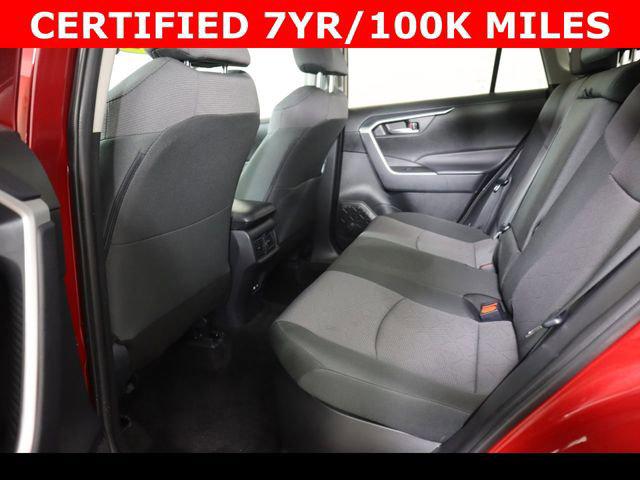 2025 Toyota RAV4 XLE - Photo 14