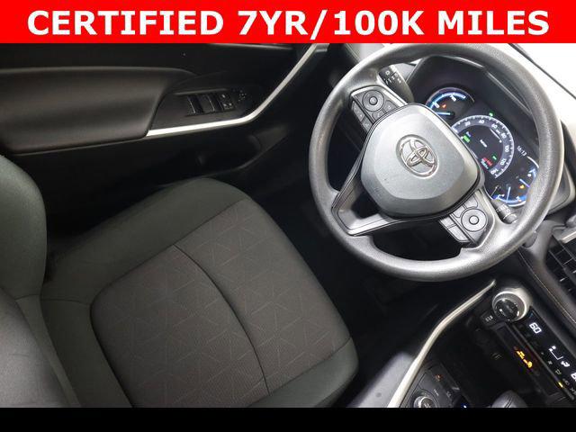 2025 Toyota RAV4 XLE - Photo 17