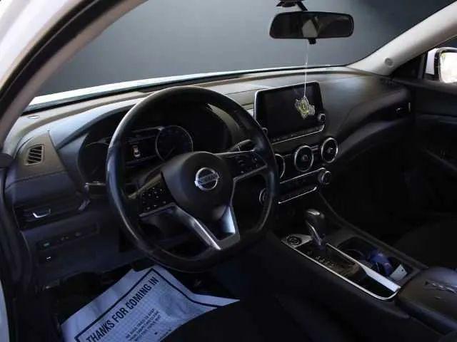 2022 Nissan Sentra SV Xtronic CVT