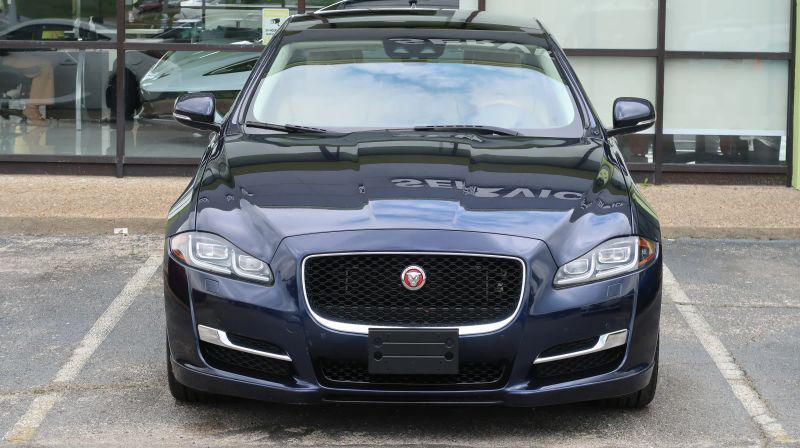 2019 Jaguar XJ R-Sport