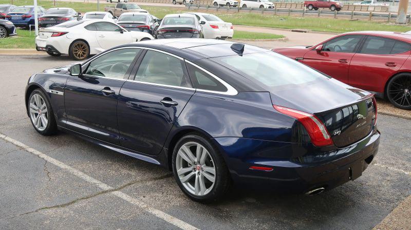 2019 Jaguar XJ R-Sport