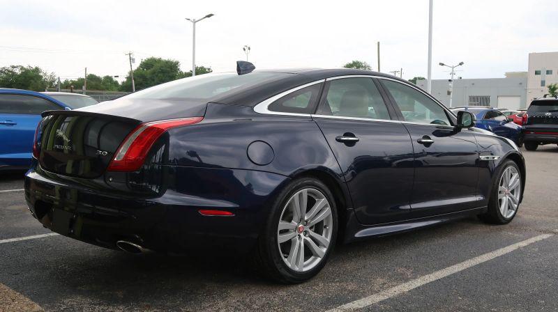 2019 Jaguar XJ R-Sport