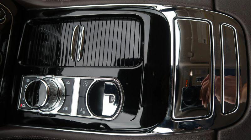 2019 Jaguar XJ R-Sport