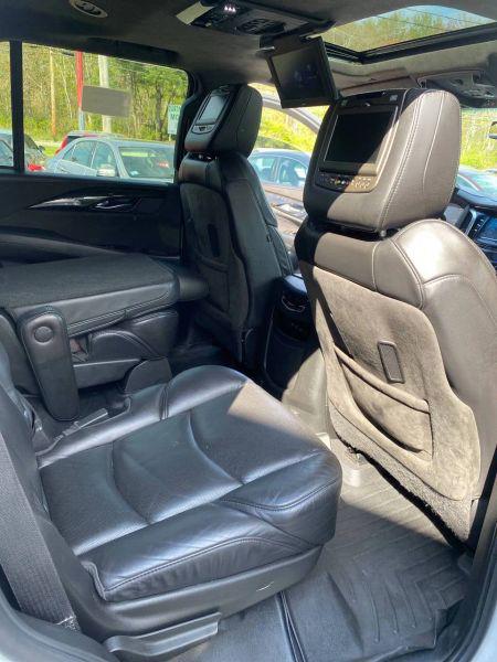 2019 Cadillac Escalade Platinum