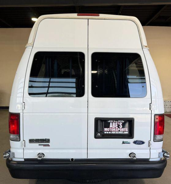 2011 Ford E-250 Base