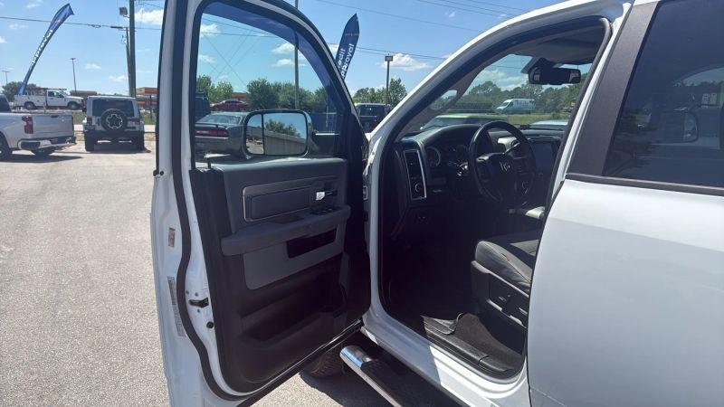 2018 Ram 3500 Big Horn Crew Cab 4x4 8' Box