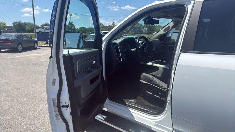 2018 Ram 3500 Big Horn Crew Cab 4x4 8' Box