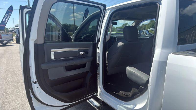 2018 Ram 3500 Big Horn Crew Cab 4x4 8' Box
