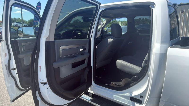 2018 Ram 3500 Big Horn Crew Cab 4x4 8' Box
