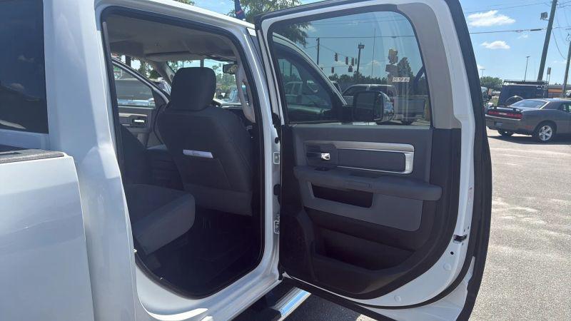 2018 Ram 3500 Big Horn Crew Cab 4x4 8' Box