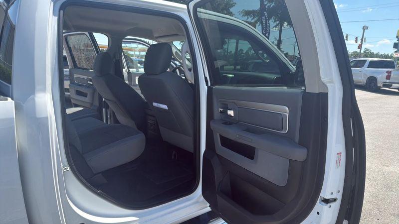 2018 Ram 3500 Big Horn Crew Cab 4x4 8' Box