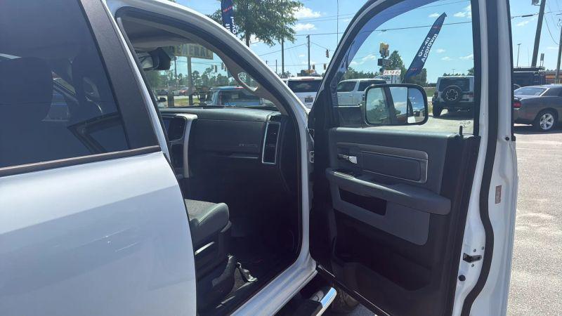 2018 Ram 3500 Big Horn Crew Cab 4x4 8' Box