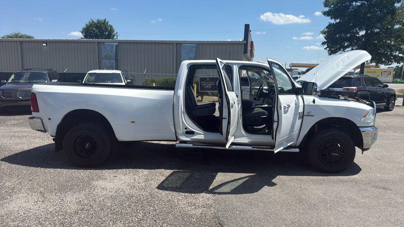 2018 Ram 3500 Big Horn Crew Cab 4x4 8' Box