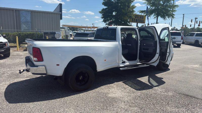 2018 Ram 3500 Big Horn Crew Cab 4x4 8' Box