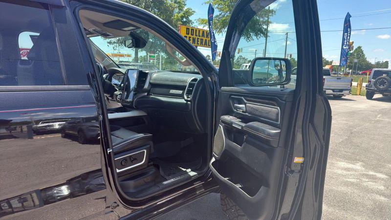 2020 Ram 1500 Laramie Crew Cab 4x4 6'4" Box