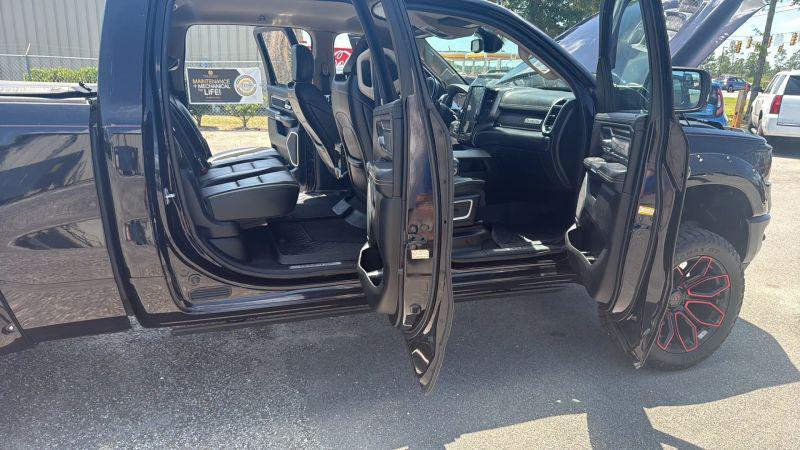 2020 Ram 1500 Laramie Crew Cab 4x4 6'4" Box