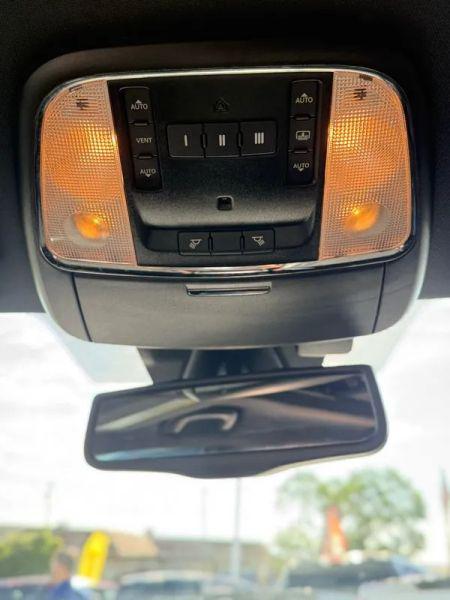 2012 Chrysler 300 SRT8