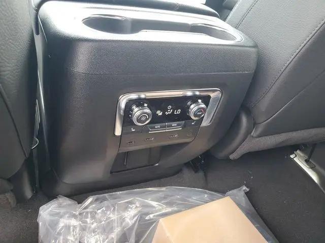 2026 GMC Yukon 4WD Denali