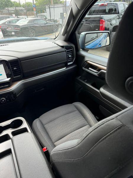 2023 Chevrolet Silverado 1500 2WD Crew Cab Short Bed LT