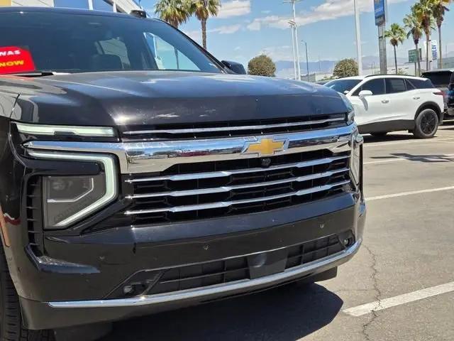 2025 Chevrolet Suburban 4WD LT