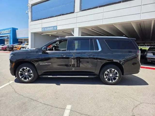 2025 Chevrolet Suburban 4WD LT