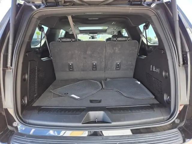 2025 Chevrolet Suburban 4WD LT