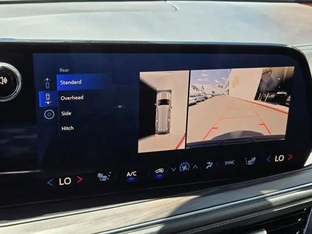 2025 Chevrolet Suburban 4WD LT