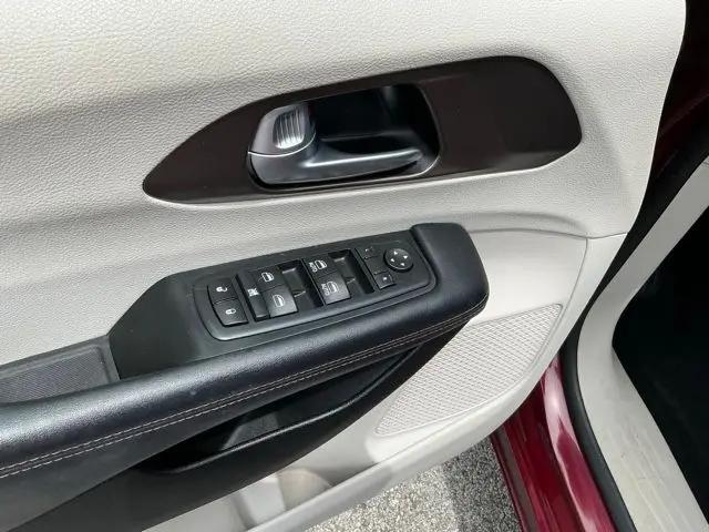 2017 Chrysler Pacifica Touring-L
