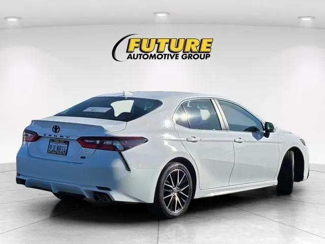 2024 Toyota Camry SE
