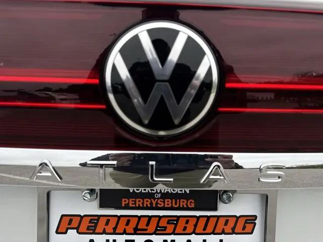 2026 Volkswagen Atlas SE with Technology