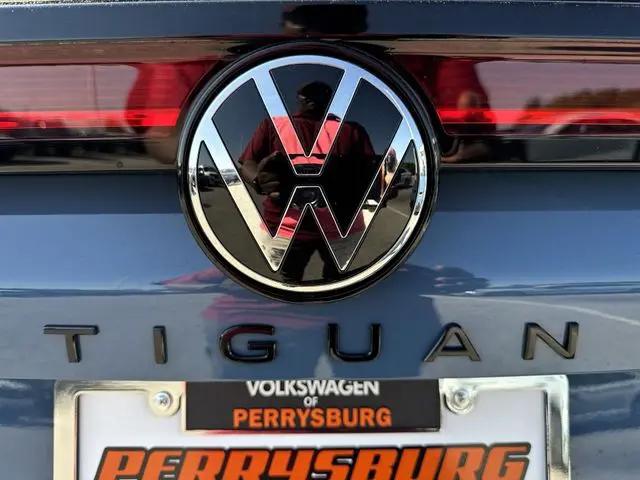2026 Volkswagen Tiguan SE R-Line Black