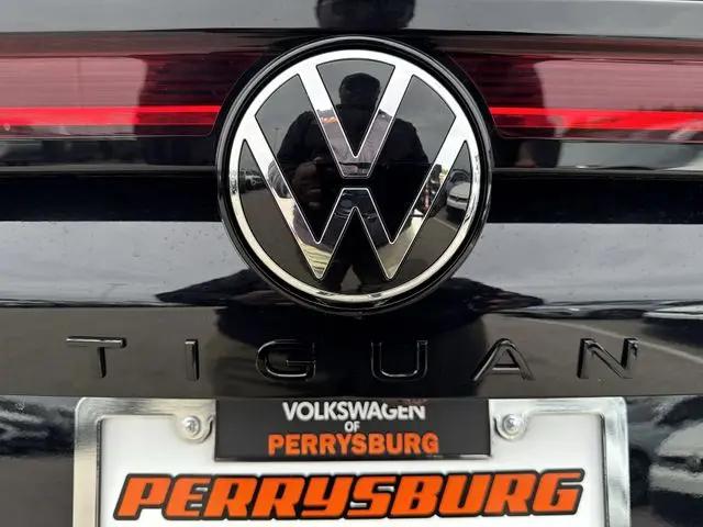 2026 Volkswagen Tiguan SE R-Line Black