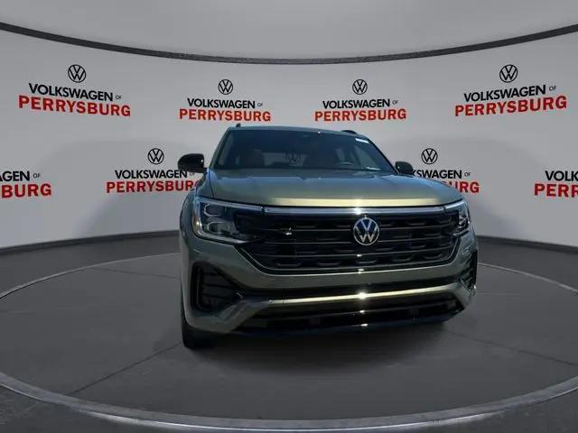 2026 Volkswagen Atlas Cross Sport SEL R-Line Black