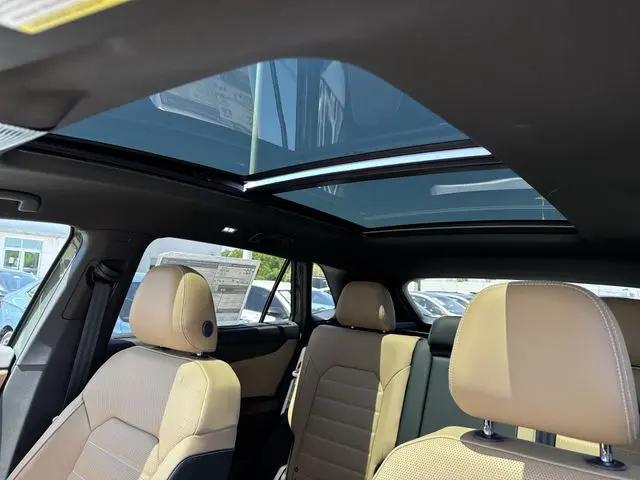 2026 Volkswagen Atlas Cross Sport SEL R-Line Black