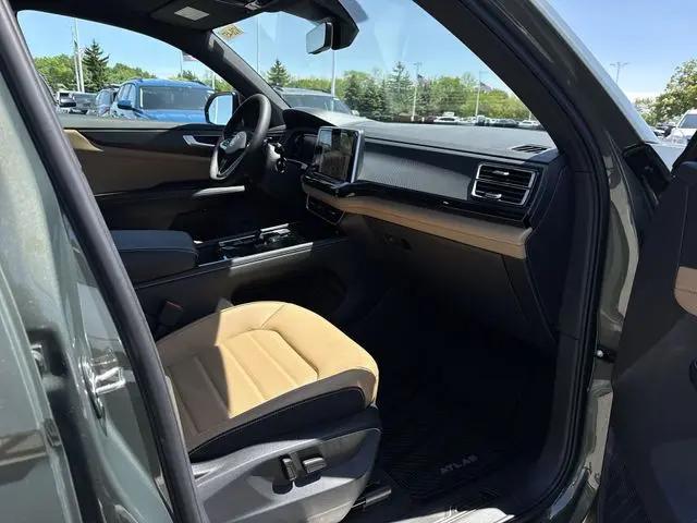2026 Volkswagen Atlas Cross Sport SEL R-Line Black